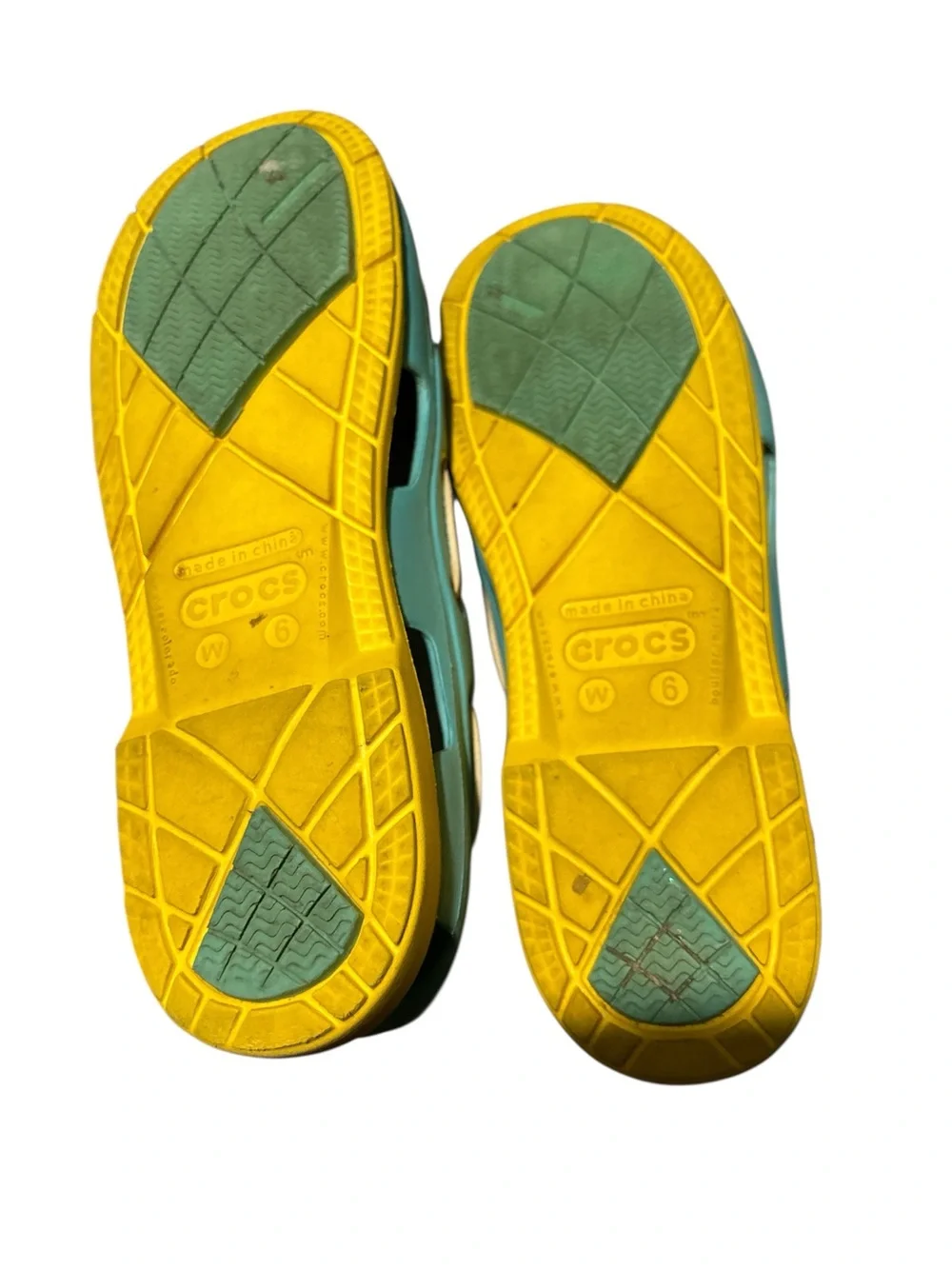 Crocs Beach Line Boat Shoes feel yellow with white Laces size 6 (fits 6-6.5)